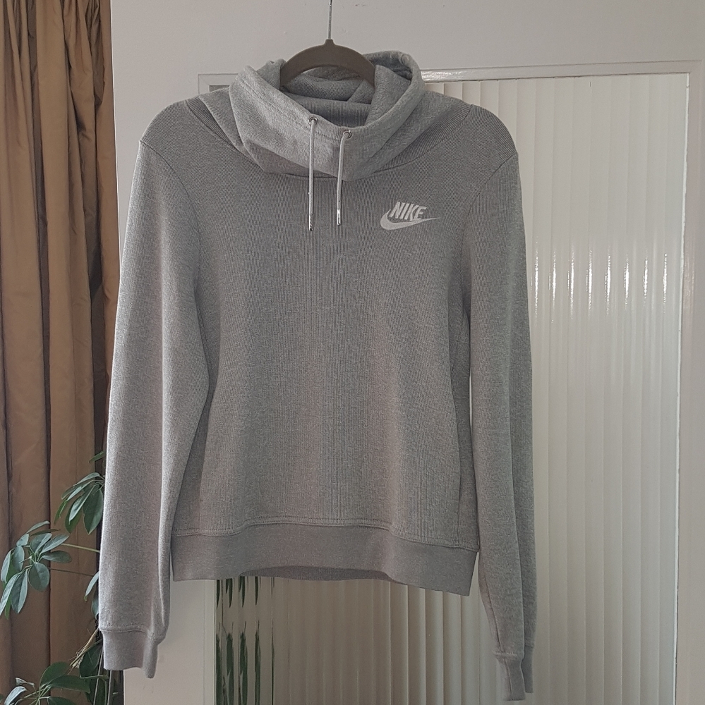 Nike Sweater NWOT